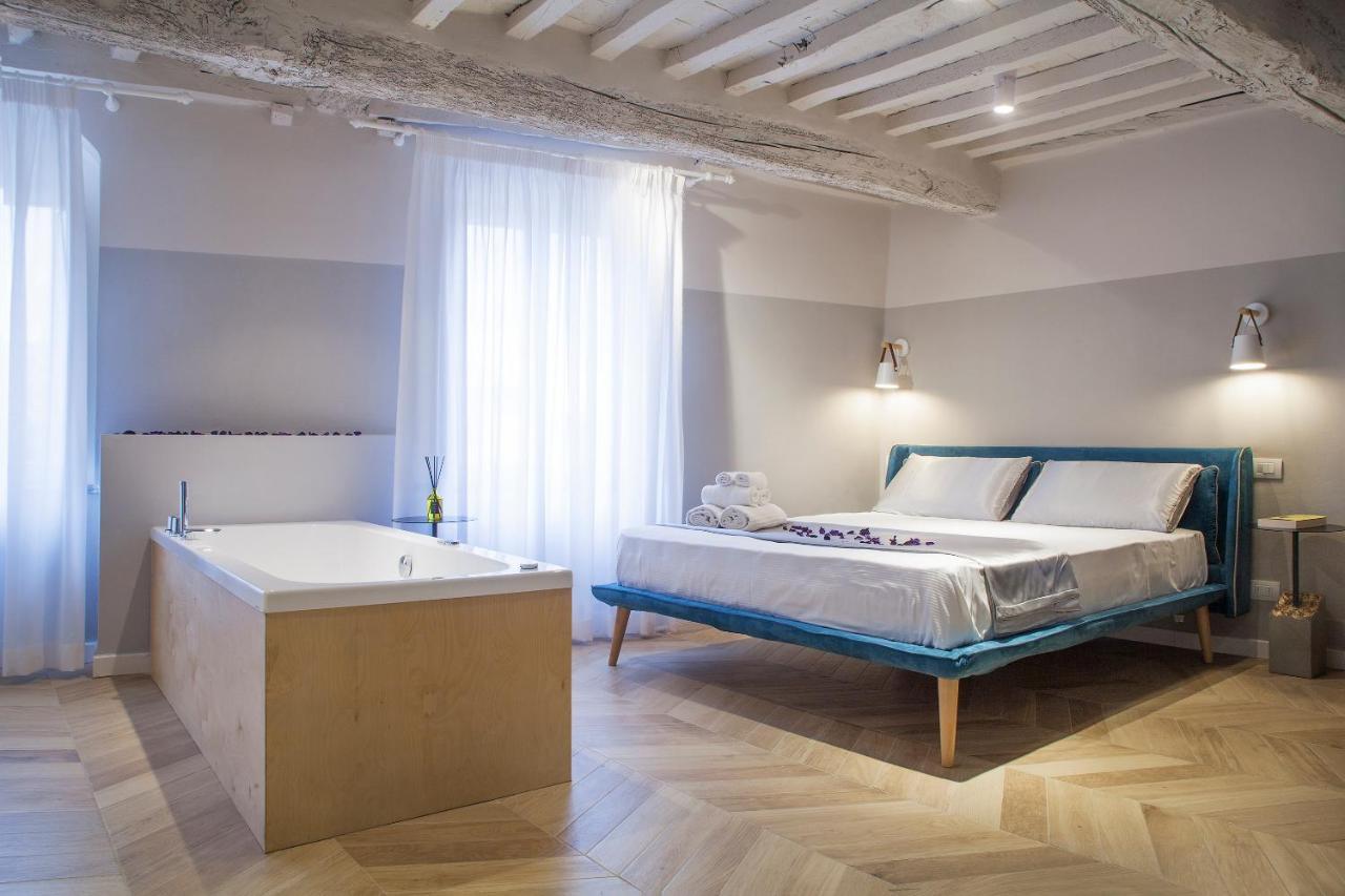 San Sebastiano Suite & Luxury Apartments Колле-ді-Валь-д'Ельса Екстер'єр фото